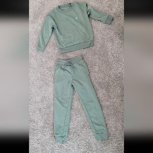 Primark Boys Green Sweatpants and Jogger Set Size 5-6 Years
